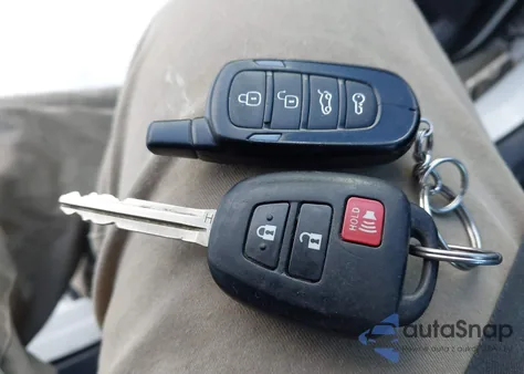 2016 Toyota Rav4 Le z USA, uszkodzony, nr VIN JTMBFREV6GJ061535